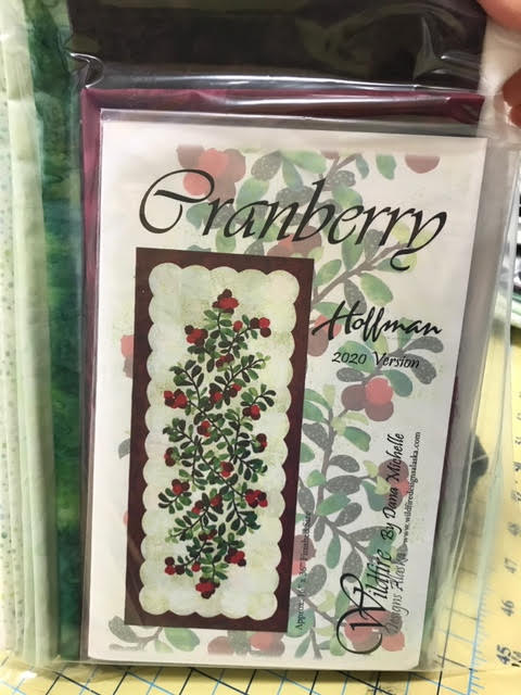 Berry Bliss Cranberry Table Runner Kit, Hoffman Fabrics, DMBB-99